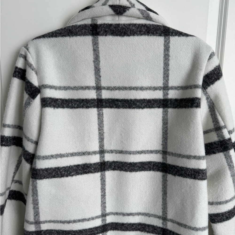 G. F. Collection Coat - Picture 8 of 11